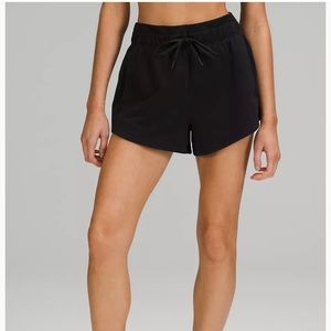 Lululemon Athletica Inner Glow High- Rise Short 3” size6